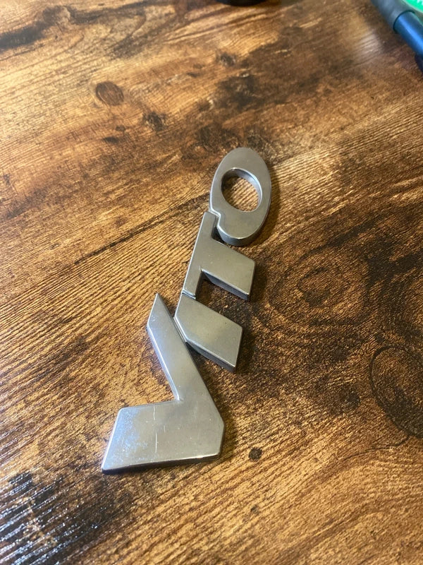 Mercedes Benz Vito car badge emblem logo plastic