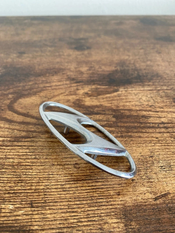 Small Hyundai car badge emblem logo