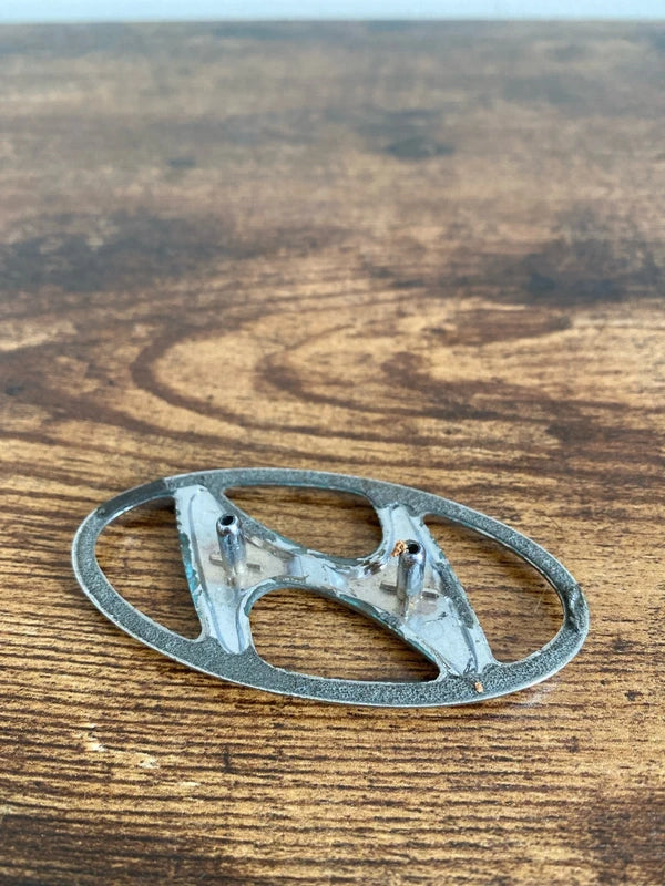 Small Hyundai car badge emblem logo