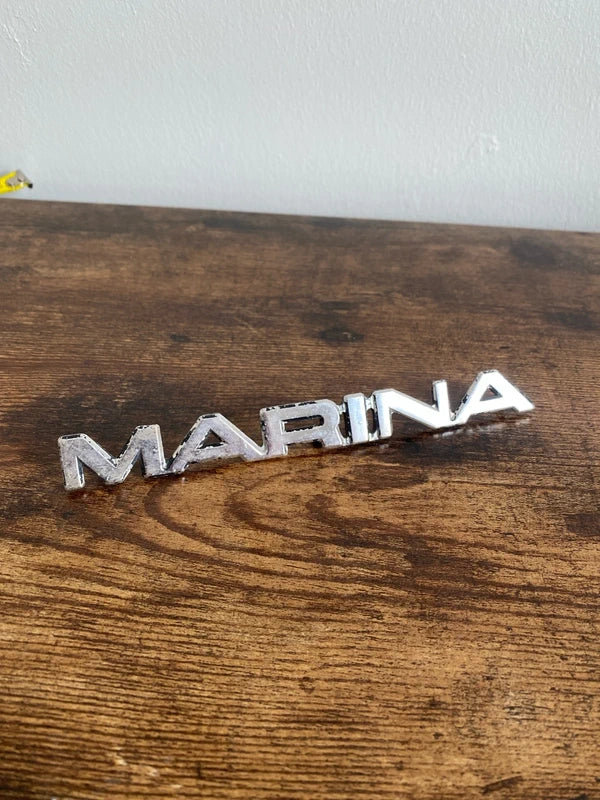 Morris Marina boot lid badge emblem logo - script letters rare