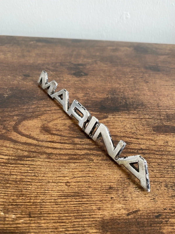 Morris Marina boot lid badge emblem logo - script letters rare