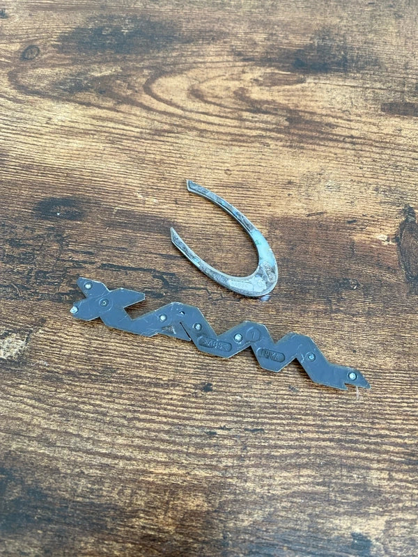 Ford C - Max car badge emblem lettering