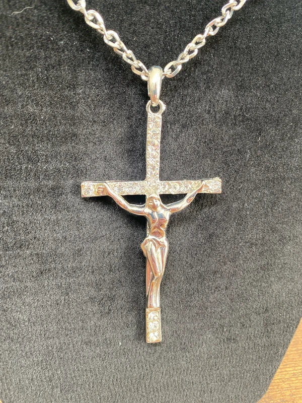 Beautiful Crucifix pendent necklace with chain Jesus