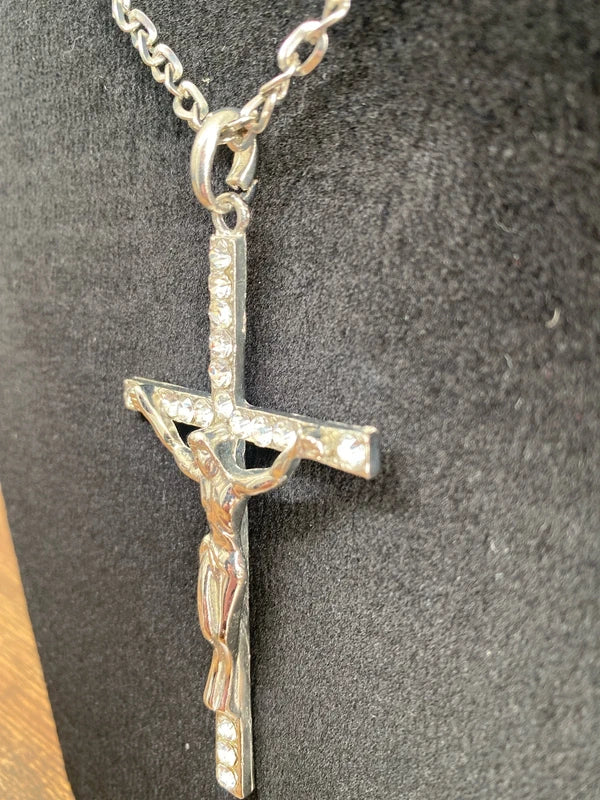 Beautiful Crucifix pendent necklace with chain Jesus
