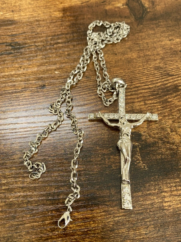 Beautiful Crucifix pendent necklace with chain Jesus