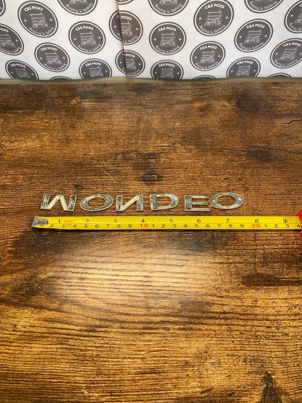 Ford Mondeo car badge emblem logo collectible