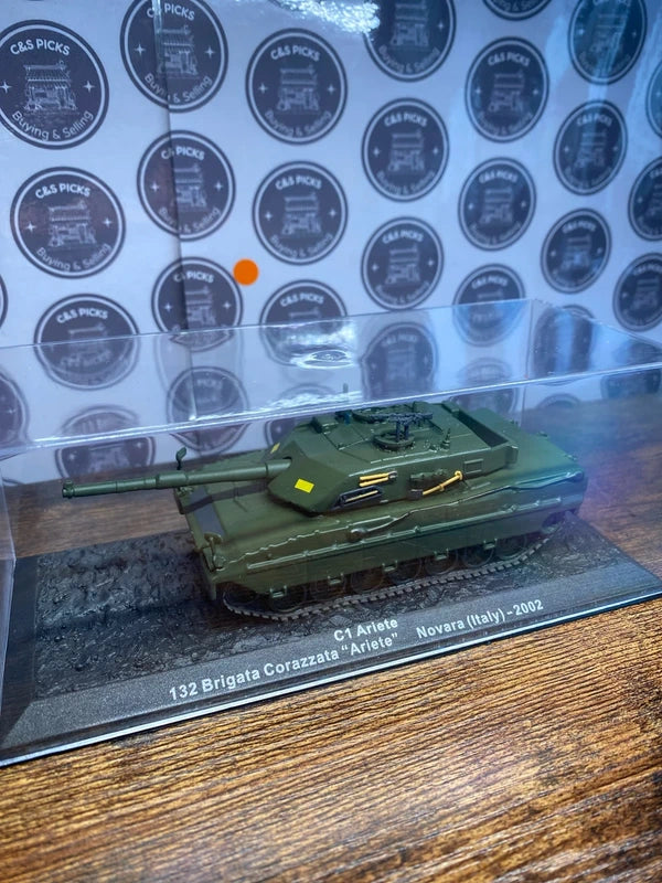 Deagostini collectible diecast tank model Italy army decor display