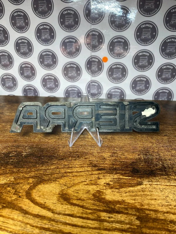 Ford Sierra car badge emblem logo script lettering collectible