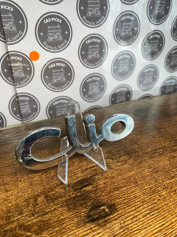 Renault Clio 2002 Rear car badge Emblem 319ind, Genuine