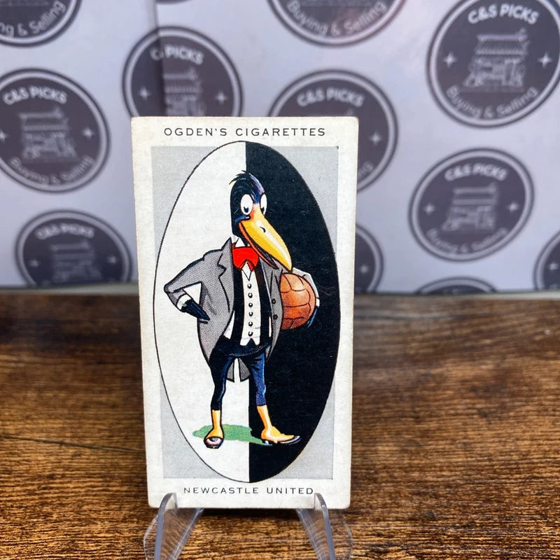 Original Ogdens Cigarettes 1933 Newcastle United #29 Vintage Football Card Rare
