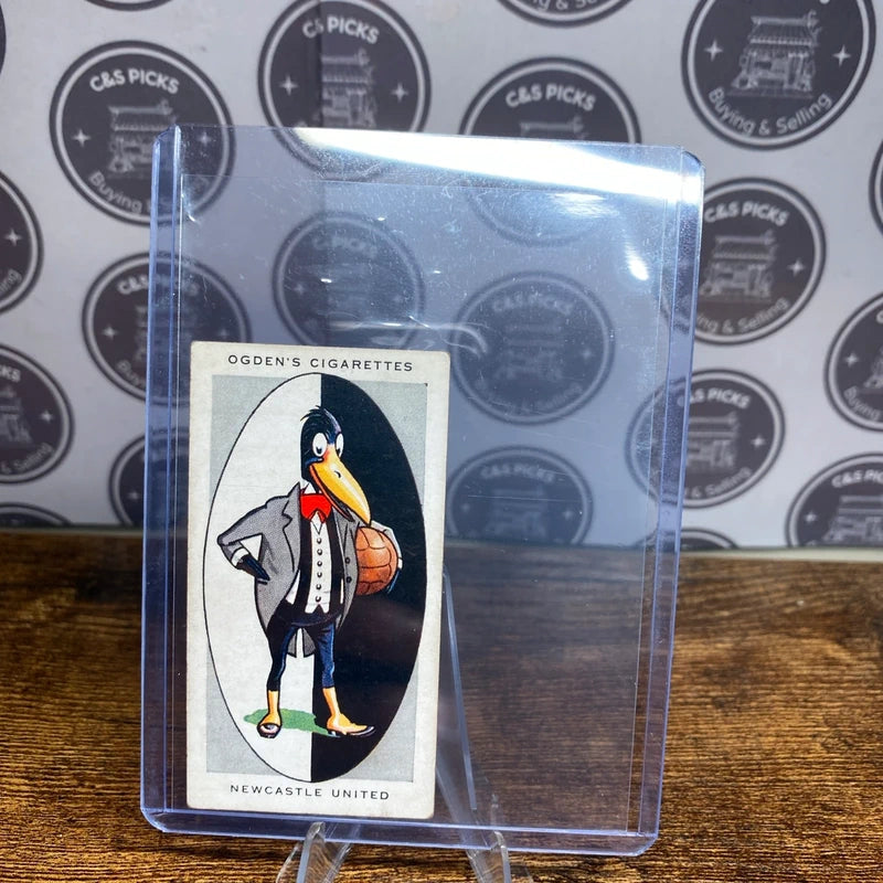 Original Ogdens Cigarettes 1933 Newcastle United #29 Vintage Football Card Rare