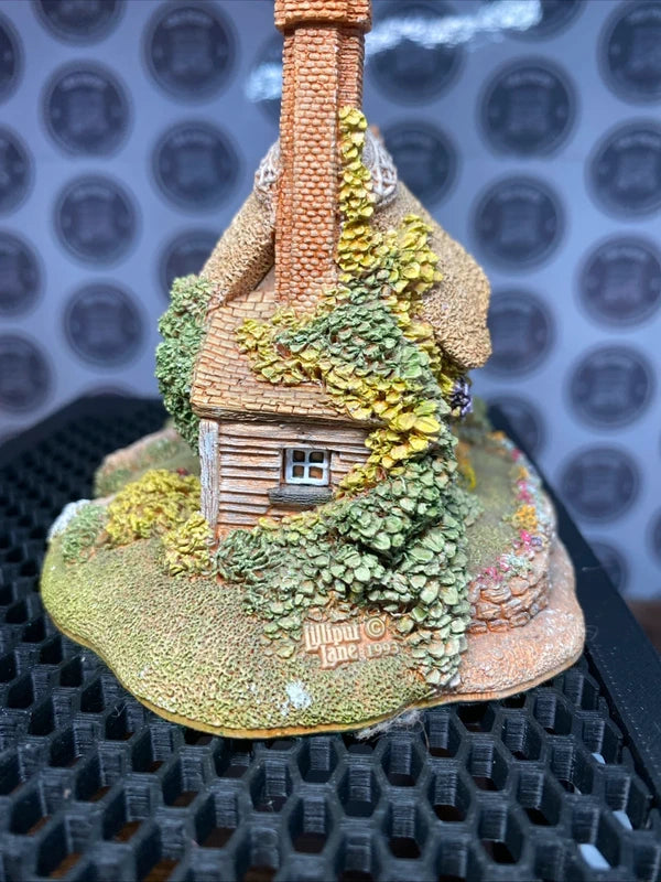 Vintage Lilliput Lane Marigold Meadow The English Collection Home Decor Ornament