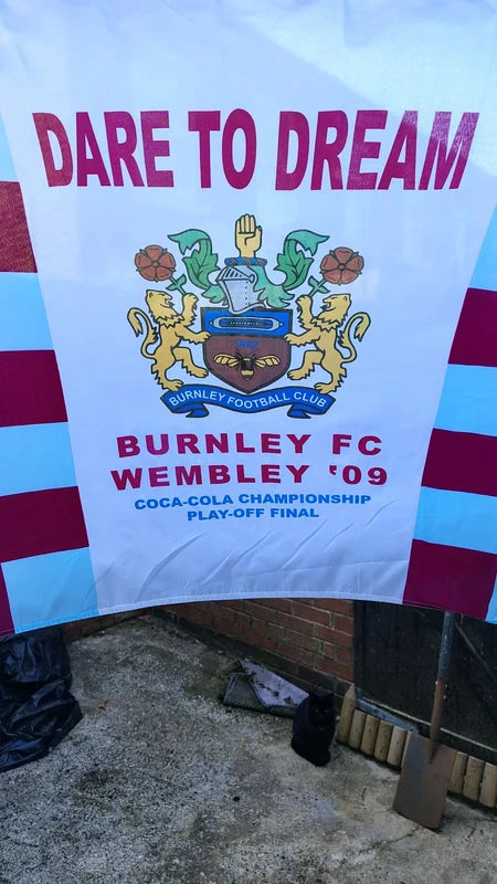 Burnley 5ft x 3ft retro 2009 championship playoff final flag - dare to dream - collectors