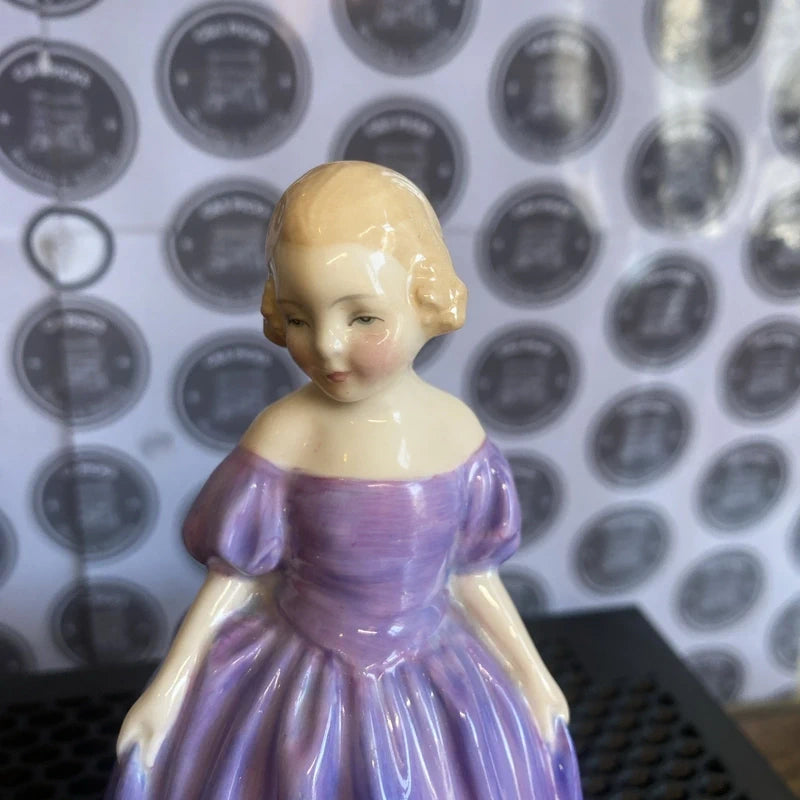 Delightful Royal Doulton Marie Porcelain Figurine HN1370, HN 1370 Made in England