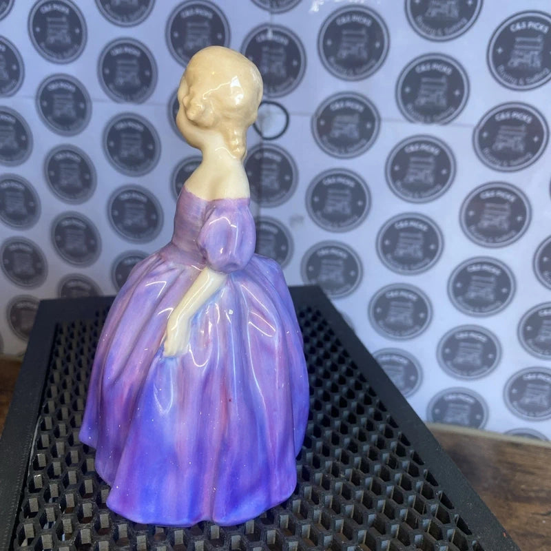 Delightful Royal Doulton Marie Porcelain Figurine HN1370, HN 1370 Made in England