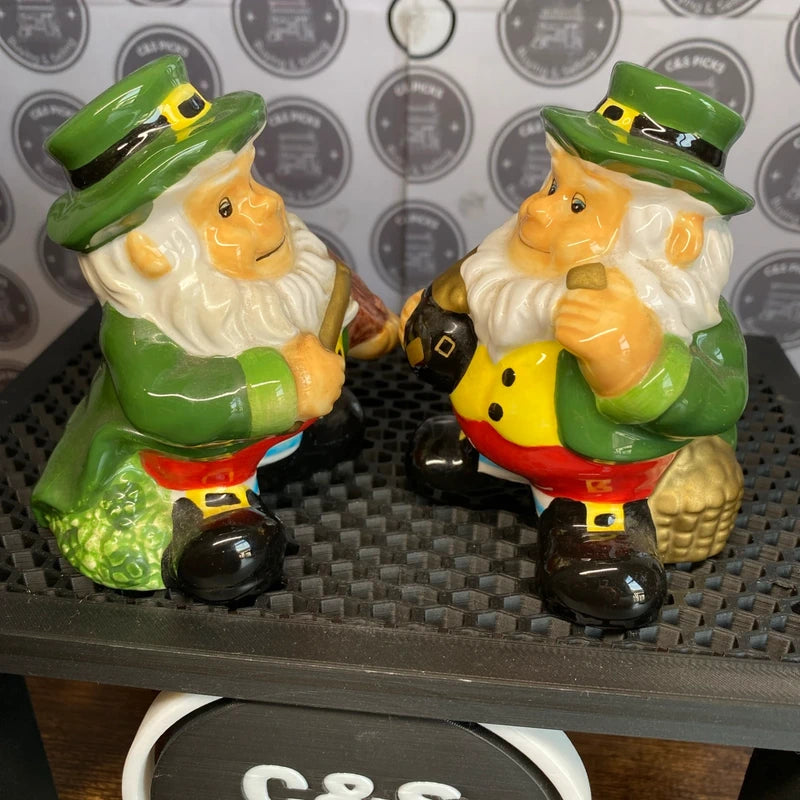 Vintage Ceramic Leprechauns Irish St Patrick Novelty Salt & Pepper Shaker Decor