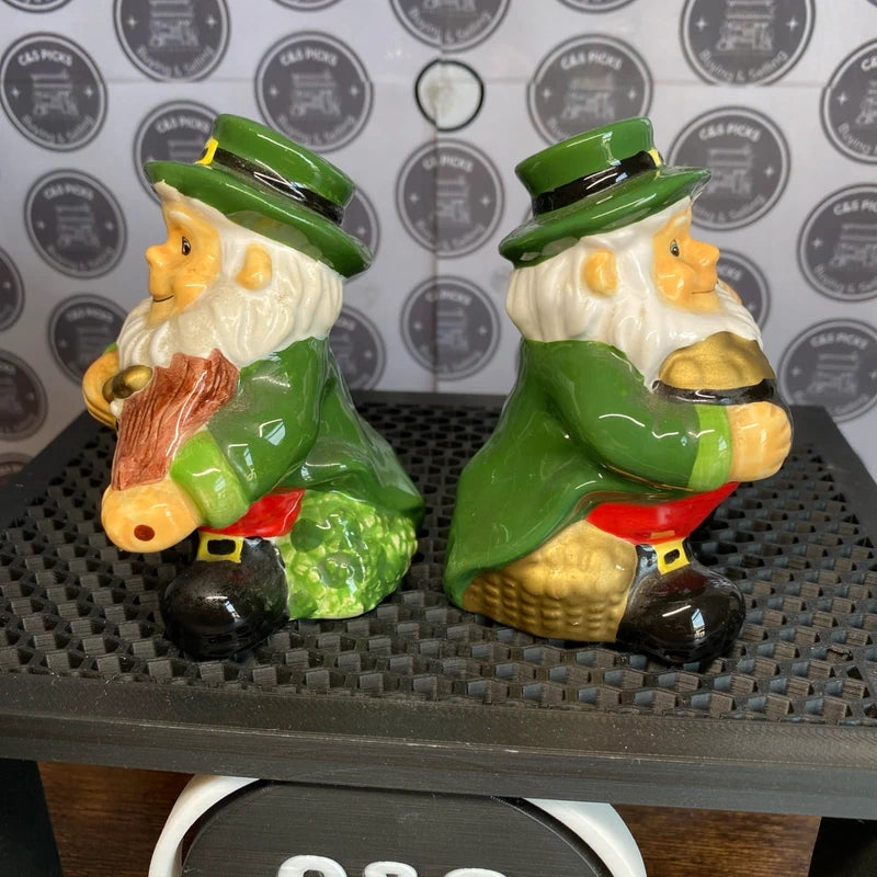 Vintage Ceramic Leprechauns Irish St Patrick Novelty Salt & Pepper Shaker Decor