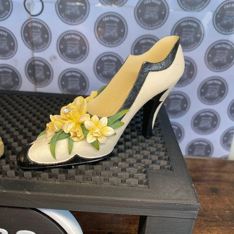 Porcelain Mini Shoes Figurine Vintage Heel with Flowers Pearls Home Decor Gift