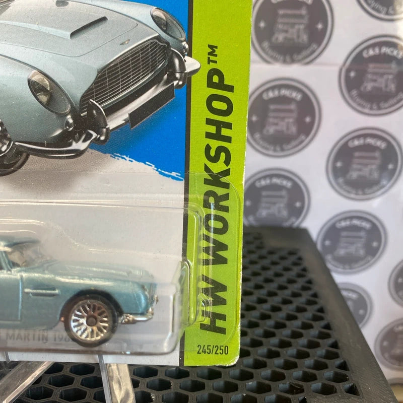 Hot Wheels Aston Martin 1963 DB5 HW Workshop Collection 245/250 Rare Mancave Bar