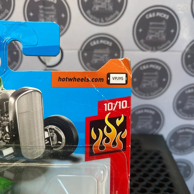 Hot Wheels 2018 HW Flames ‘32 Ford in Green 10/10 Boxed Collectors Toy Mancave