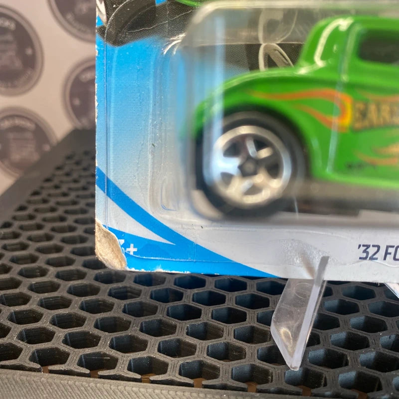 Hot Wheels 2018 HW Flames ‘32 Ford in Green 10/10 Boxed Collectors Toy Mancave