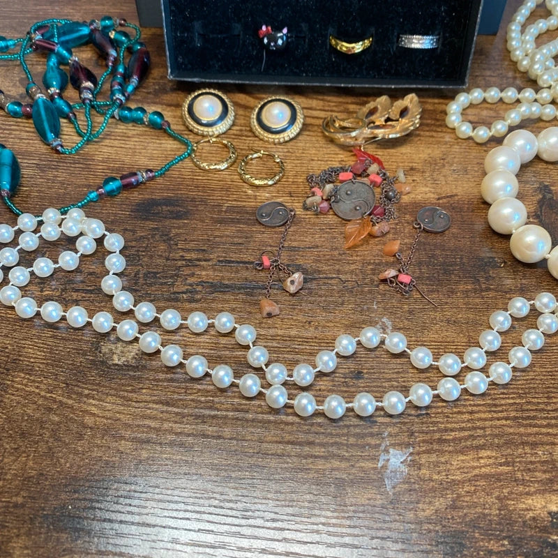 Joblot of Mixed Costume Jewellery 22 Items Necklaces Bracelets Earrings Rings