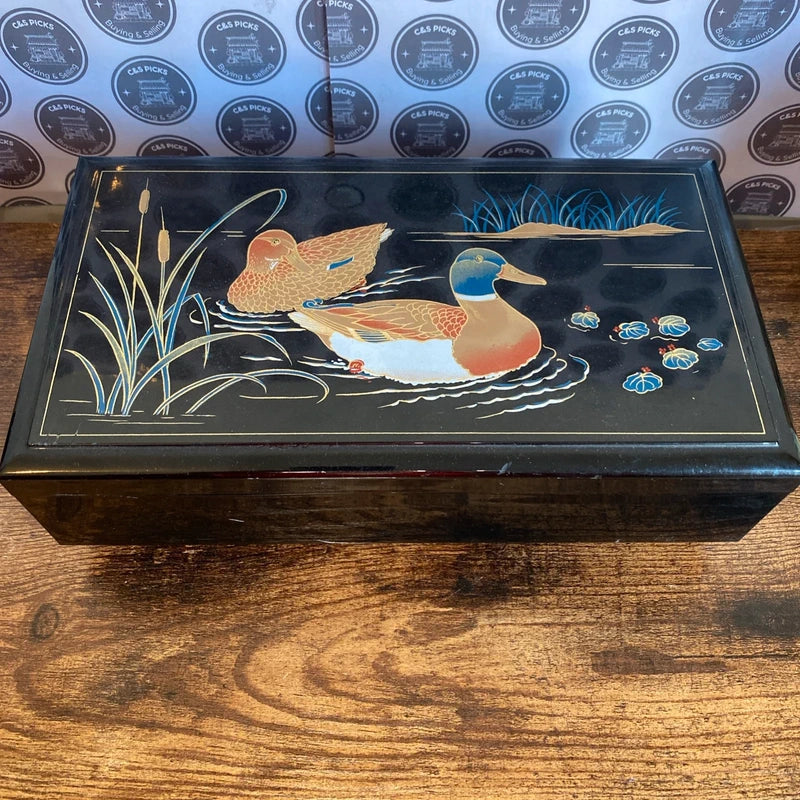Large Vintage Jewellery Box Musical Windup Trinket Case Lacquerware Ducks Scene