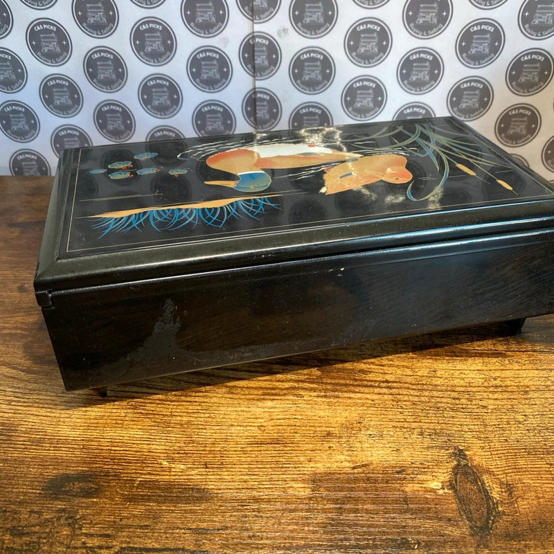 Large Vintage Jewellery Box Musical Windup Trinket Case Lacquerware Ducks Scene