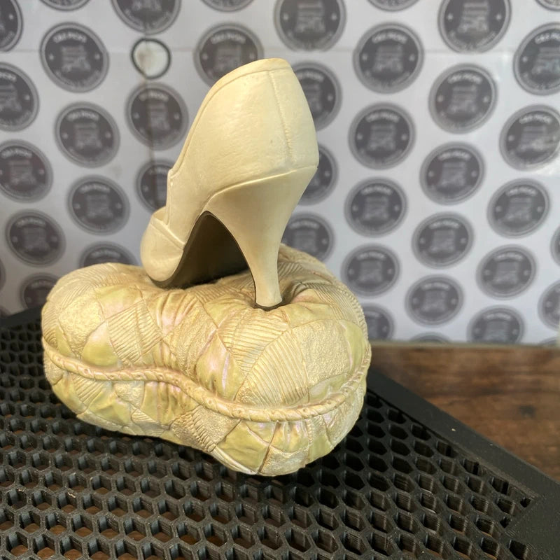 Vintage Music Box Working High Heel Shoes On Heart Shaped Base Cute Boho Style