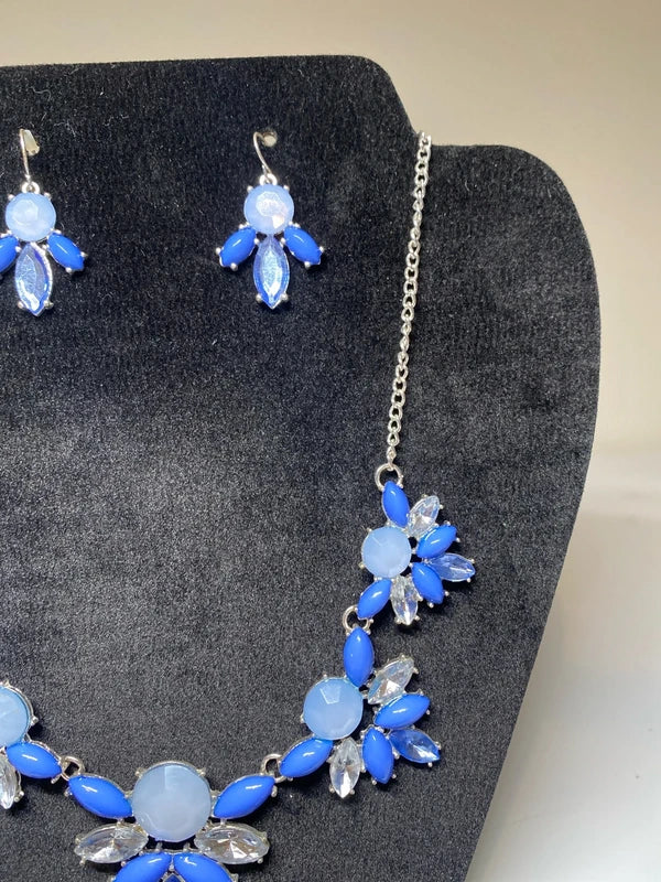 Vintage blue necklace & earring bundle gem stone look costume jewellery blue white
