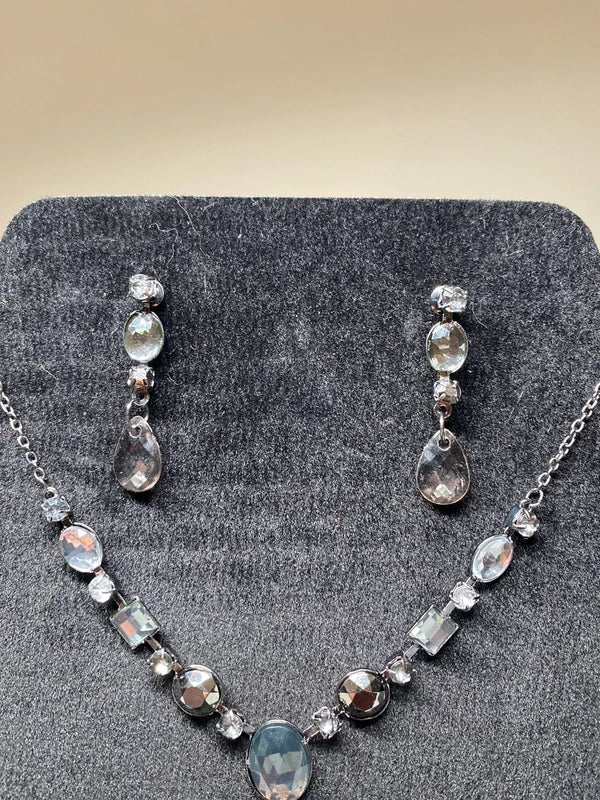 Necklace & earring jewellery bundle lovely costume jewellery set