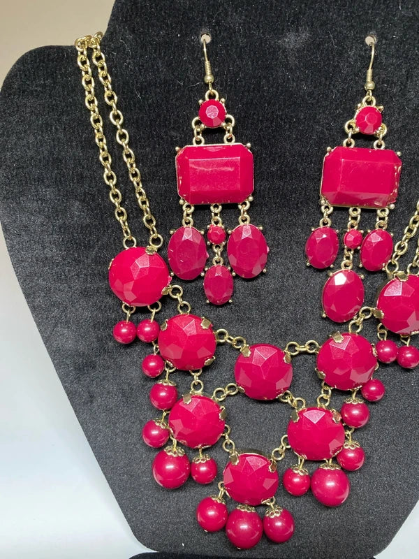 Vintage bib necklace & dangly earring jewellery set costume jewellery