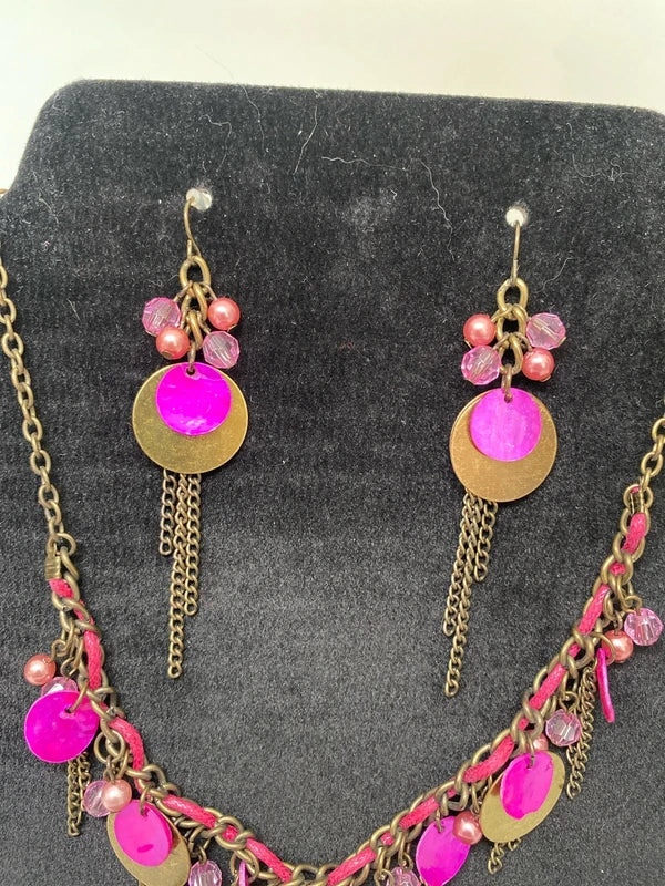 Beautiful necklace & earring set dangly earring pink with gold tone costume jewellery