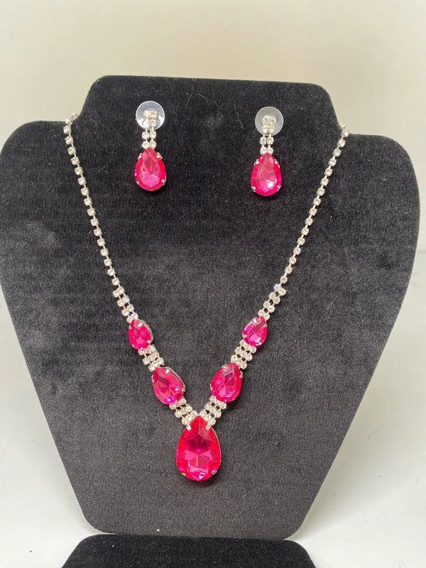 Vintage style costume jewellery necklace & earring set princess theme pink sparkly