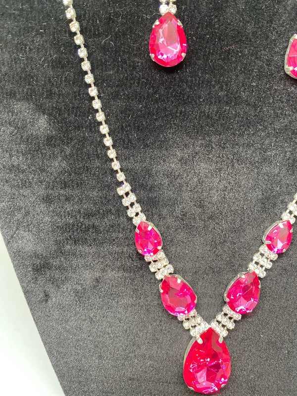 Vintage style costume jewellery necklace & earring set princess theme pink sparkly