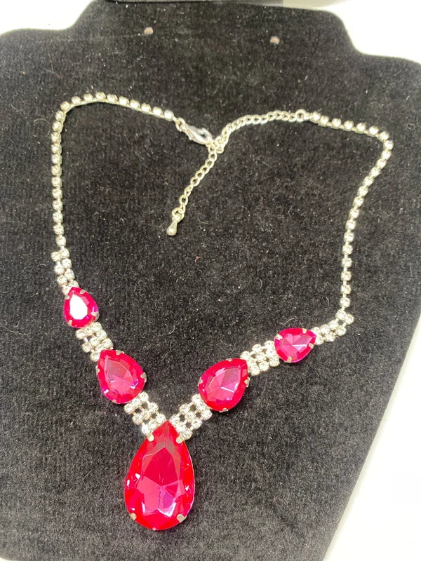 Vintage style costume jewellery necklace & earring set princess theme pink sparkly