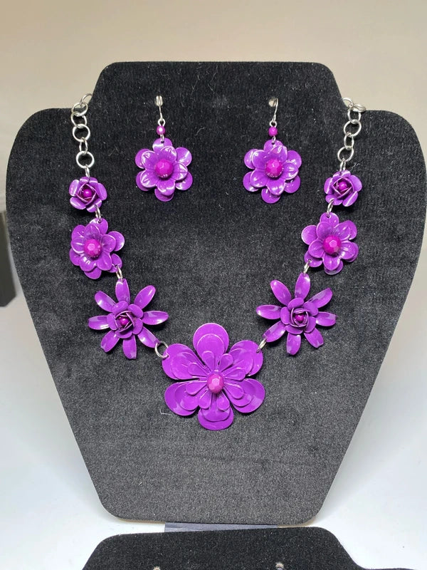 Purple flower floral necklace & earring set metal costume jewellery bulky