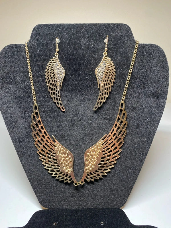Gold tone necklace and earring set angel wing style costume jewellery set